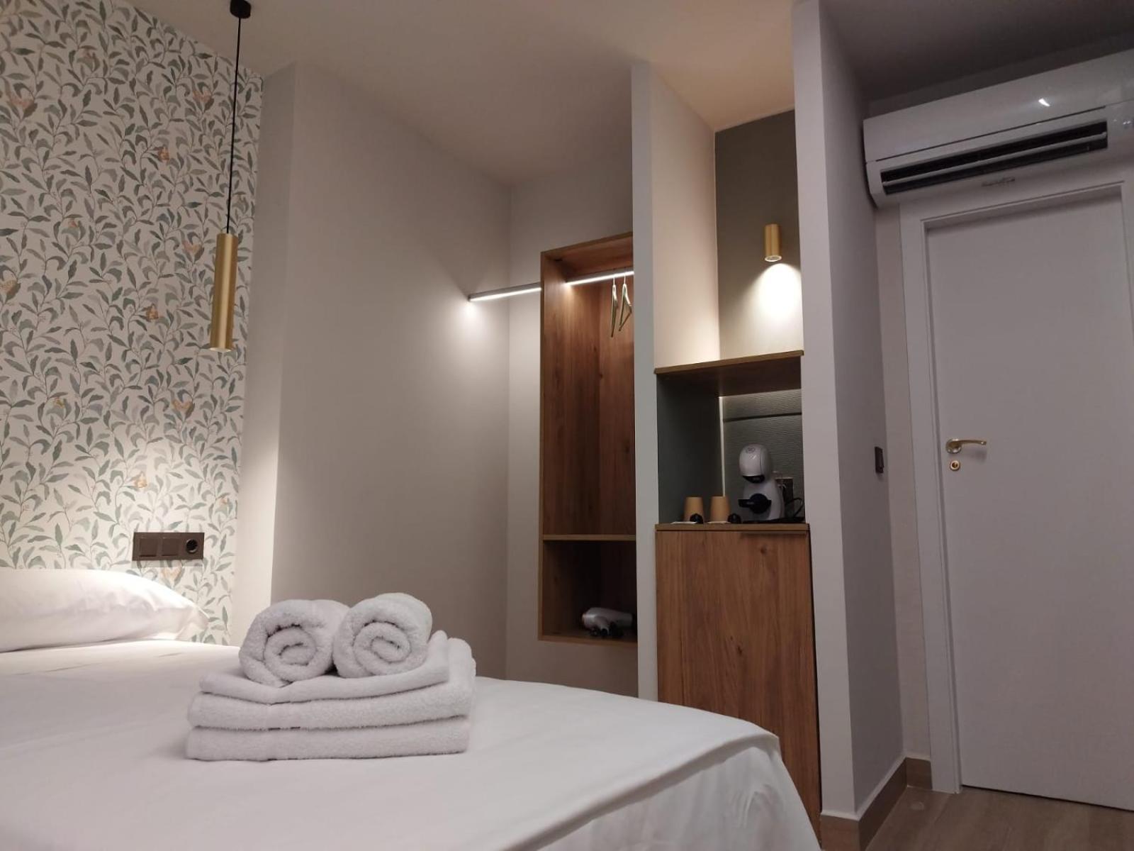 Plaza Rooms โตตานา ภายนอก รูปภาพ